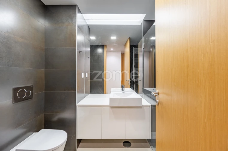 Apartamento T2 para Arrendamento em Paranhos Foto 21