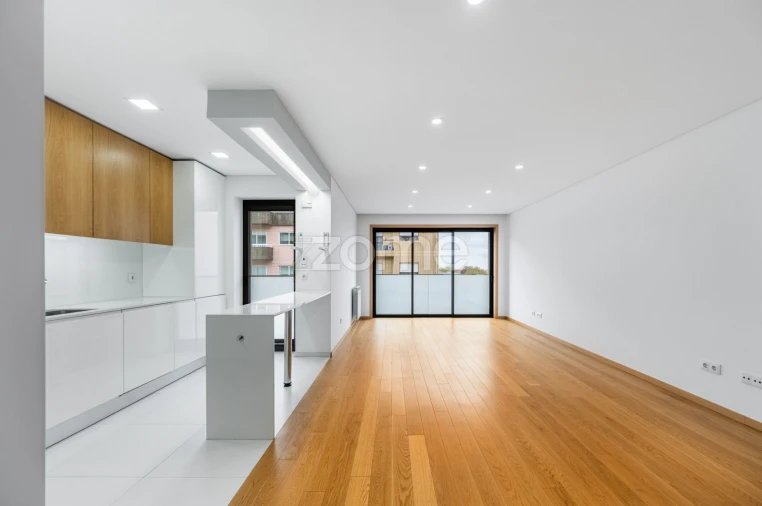 Apartamento T2 para Arrendamento em Paranhos