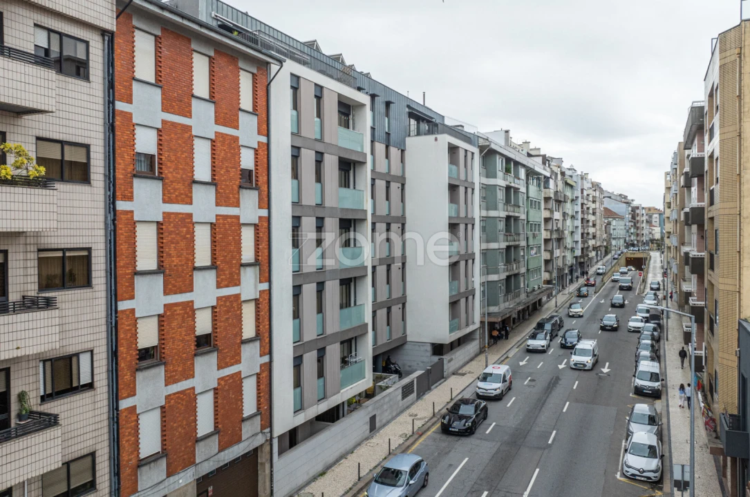 Apartamento T2 para Arrendamento em Paranhos Foto 3