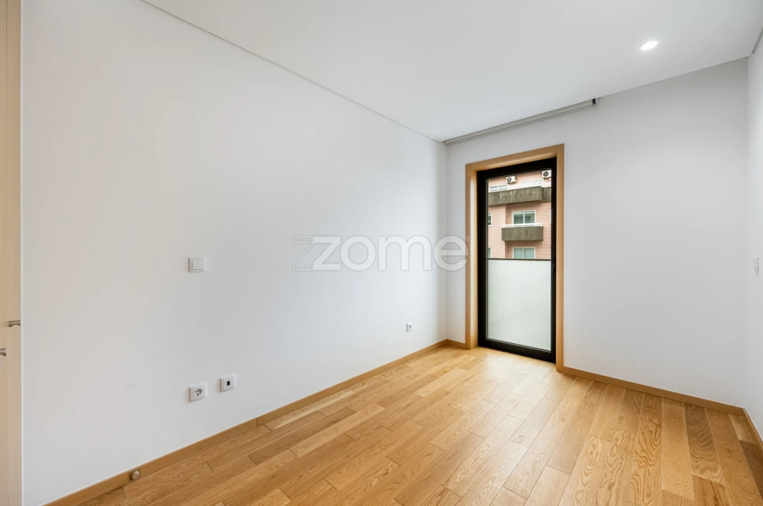 Apartamento T2 para Arrendamento em Paranhos Foto 14