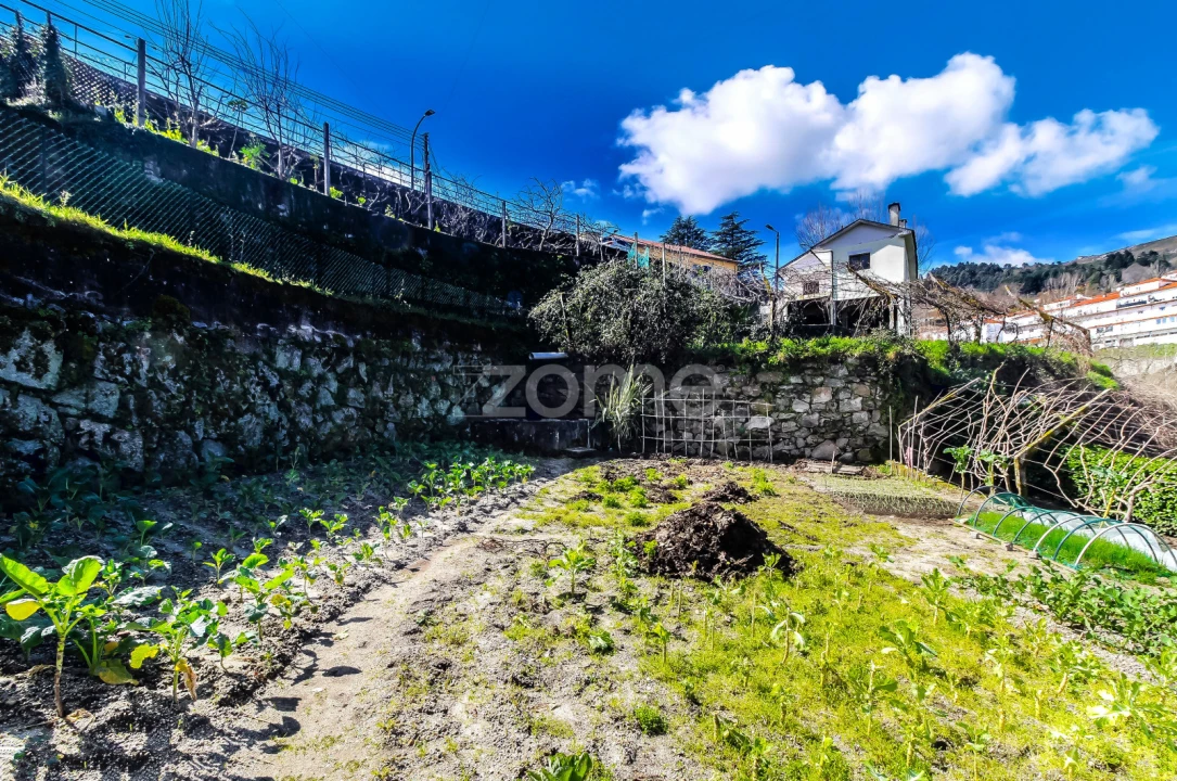 Moradia T4 para Venda em Campelo e Ovil Foto 40