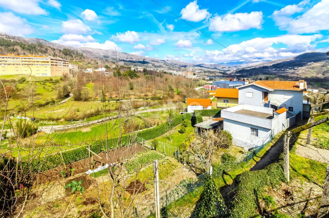 Moradia T4 para Venda em Campelo e Ovil Foto 50