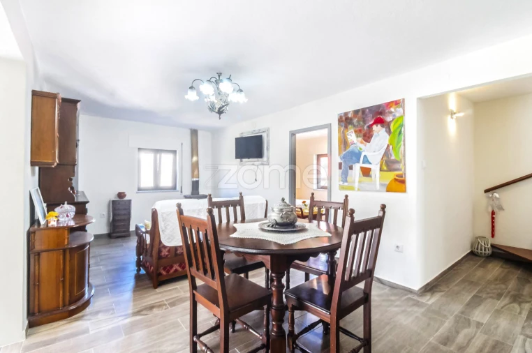 Moradia T4 para Venda em Campelo e Ovil Foto 2