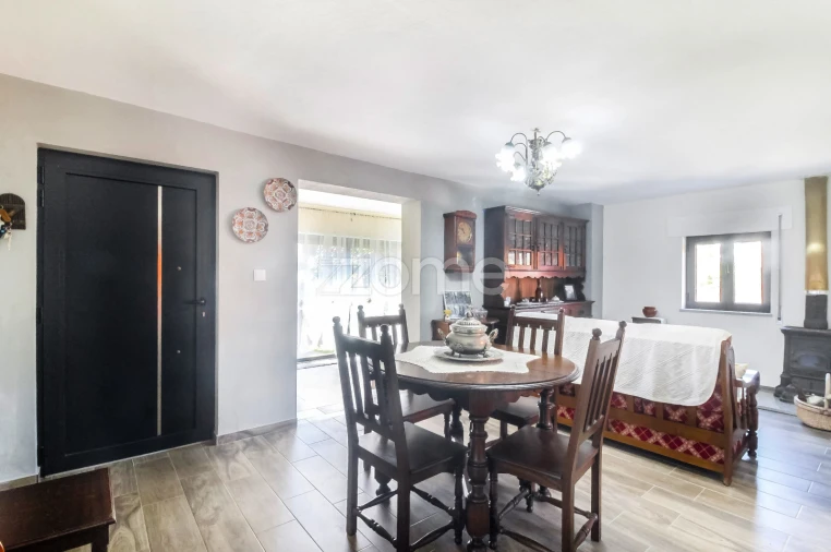 Moradia T4 para Venda em Campelo e Ovil Foto 3