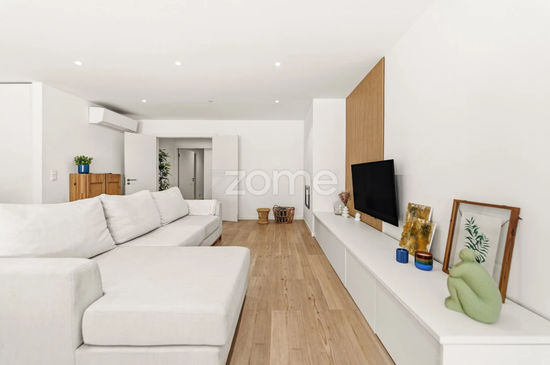 Apartamento T3 para Venda em Queluz e Belas Foto 1