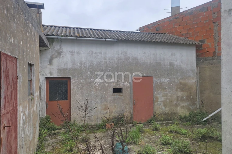 Moradia T2 para Venda em Lavos Foto 24