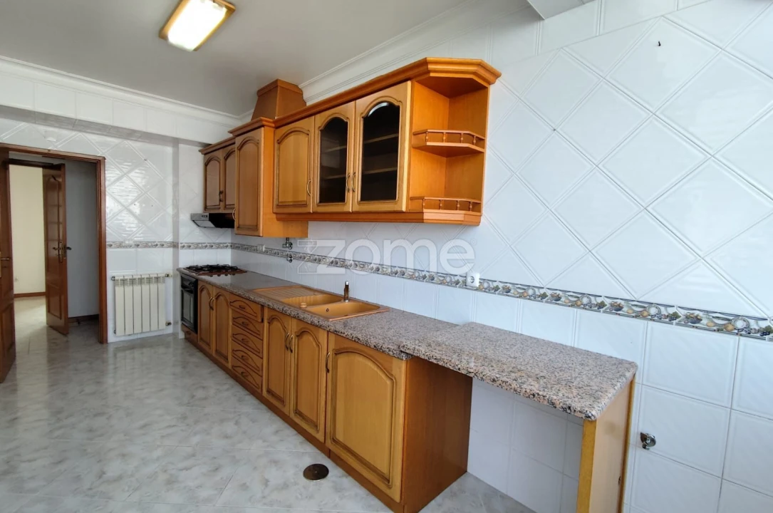 Apartamento T3 para Arrendamento em Pombal Foto 5