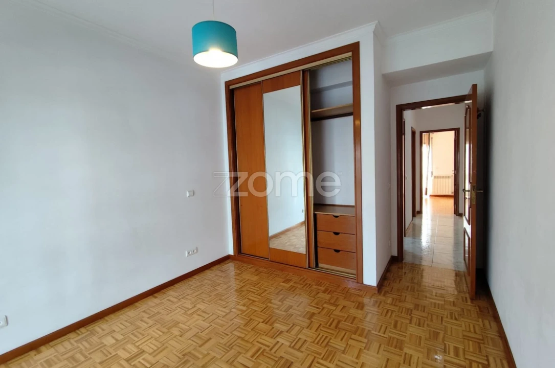 Apartamento T3 para Arrendamento em Pombal Foto 9