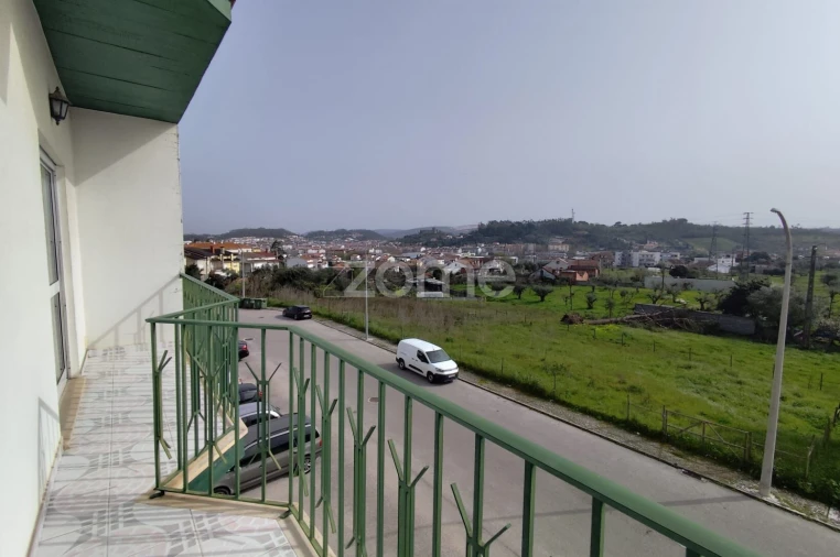 Apartamento T3 para Arrendamento em Pombal Foto 2