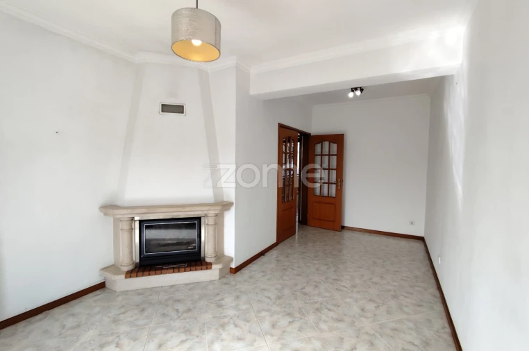 Apartamento T3 para Arrendamento em Pombal Foto 1