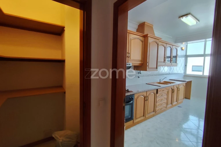 Apartamento T3 para Arrendamento em Pombal Foto 4