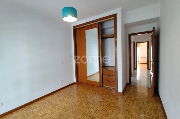 Apartamento T3 para Arrendamento em Pombal Foto 9