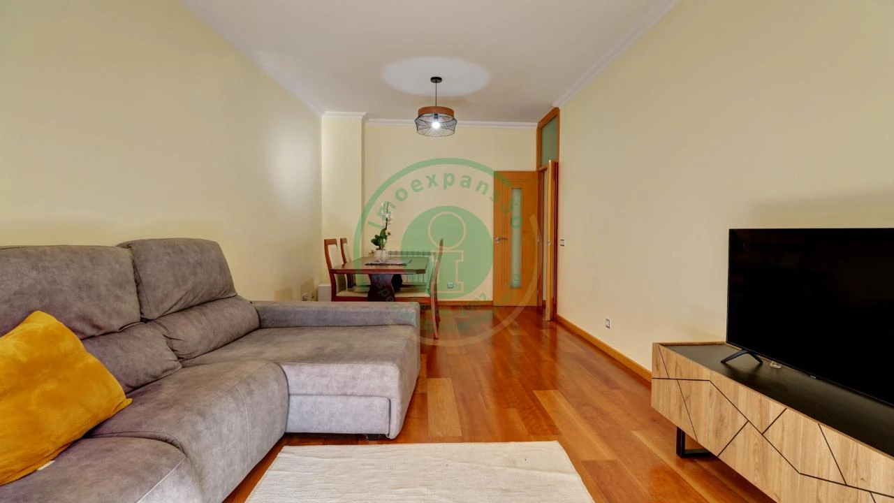 Apartamento T2 para Arrendamento em Tavarede Foto 8