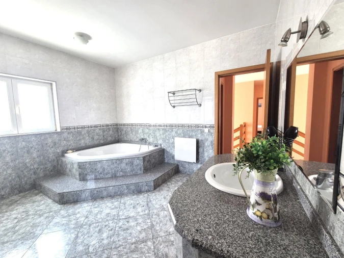 Moradia T4 para Venda em Rio Mau e Arcos Foto 22