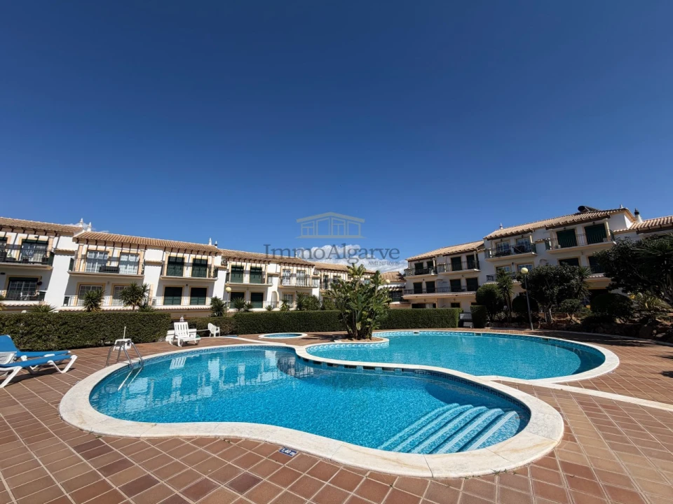 Apartamento T1 para Venda em Guia Foto 35