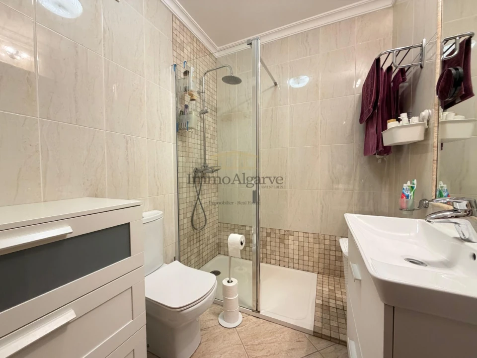 Apartamento T1 para Venda em Guia Foto 27