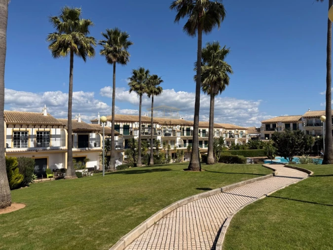 Apartamento T1 para Venda em Guia Foto 33