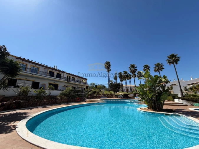 Apartamento T1 para Venda em Guia Foto 2