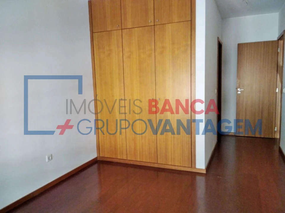 Apartamento T2 para Venda em Oliveira do Douro Foto 5