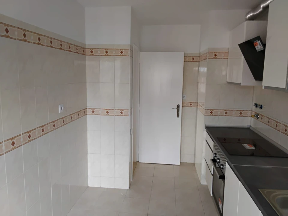 Apartamento T2 para Venda em Algueirão-Mem Martins Foto 4