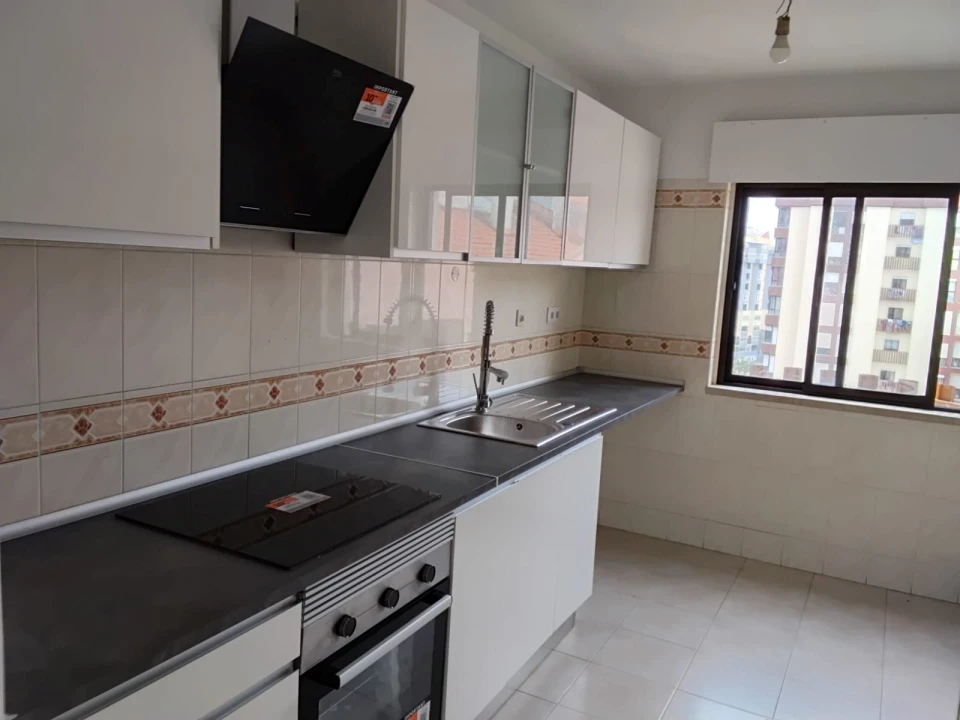 Apartamento T2 para Venda em Algueirão-Mem Martins Foto 9