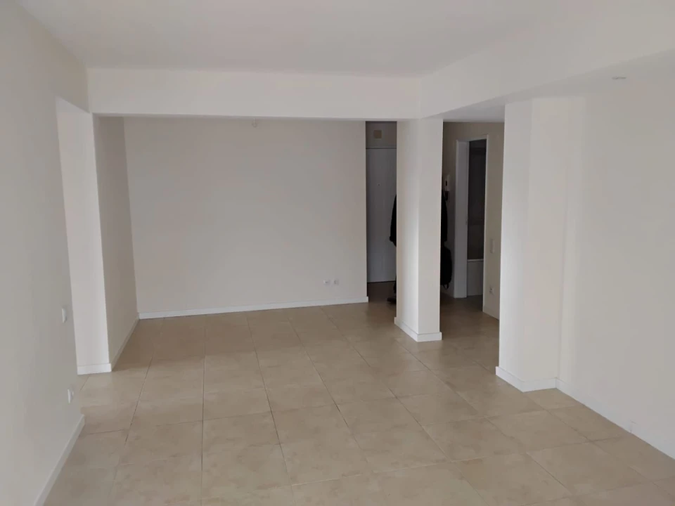 Apartamento T2 para Venda em Algueirão-Mem Martins Foto 11