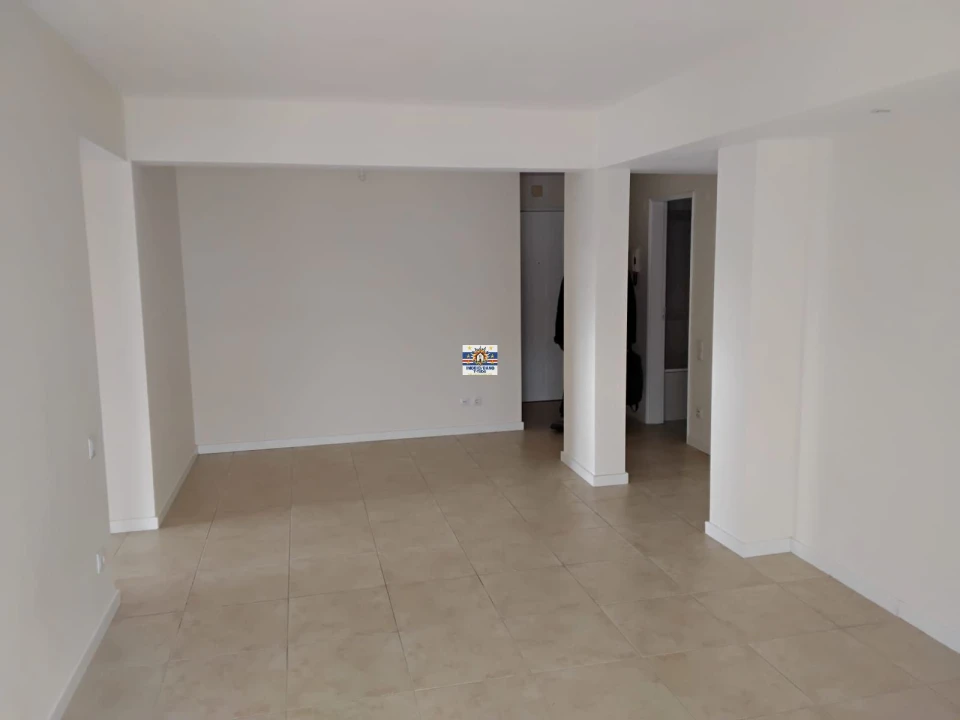 Apartamento T2 para Venda em Algueirão-Mem Martins Foto 4