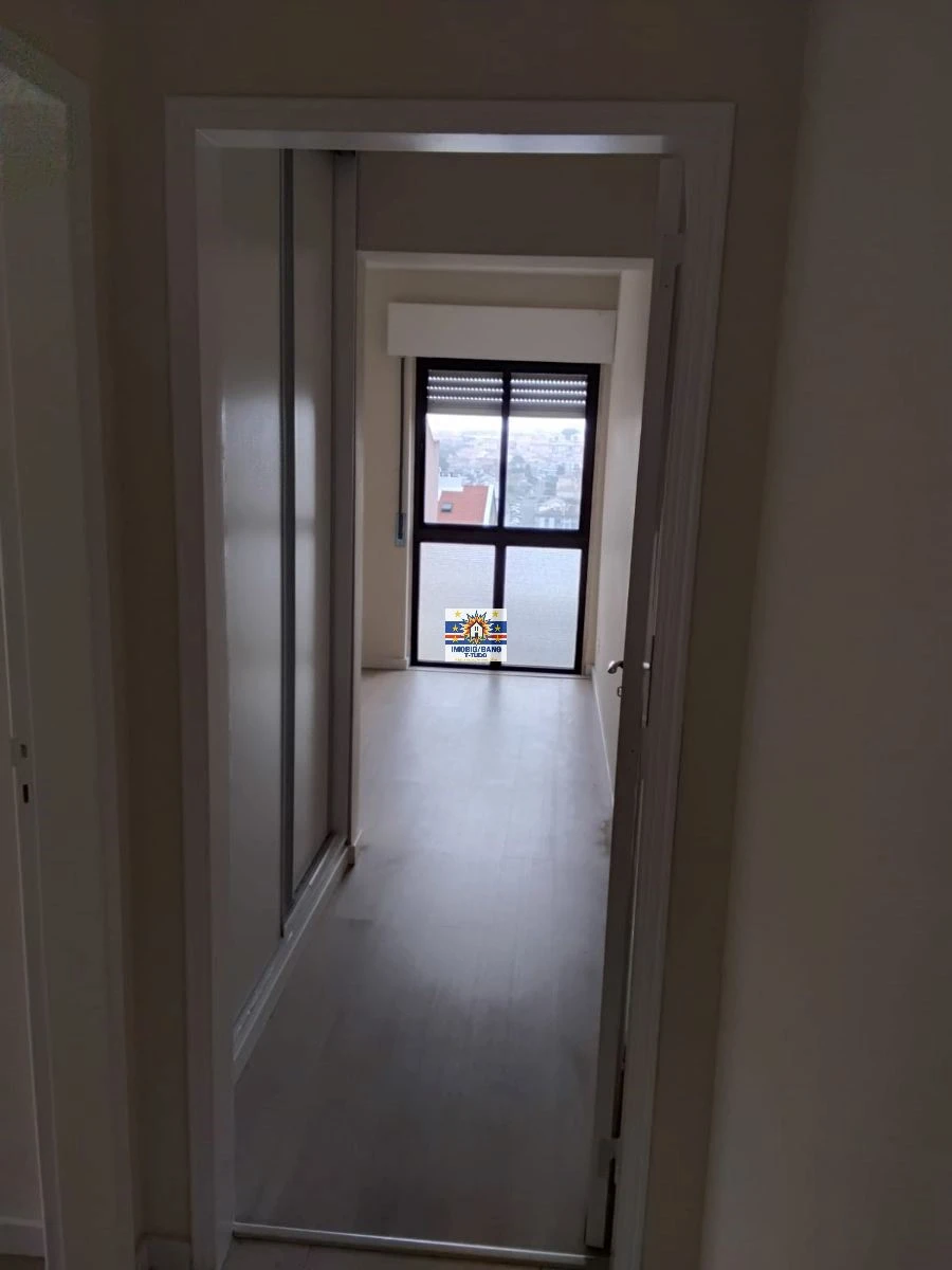 Apartamento T2 para Venda em Algueirão-Mem Martins Foto 16