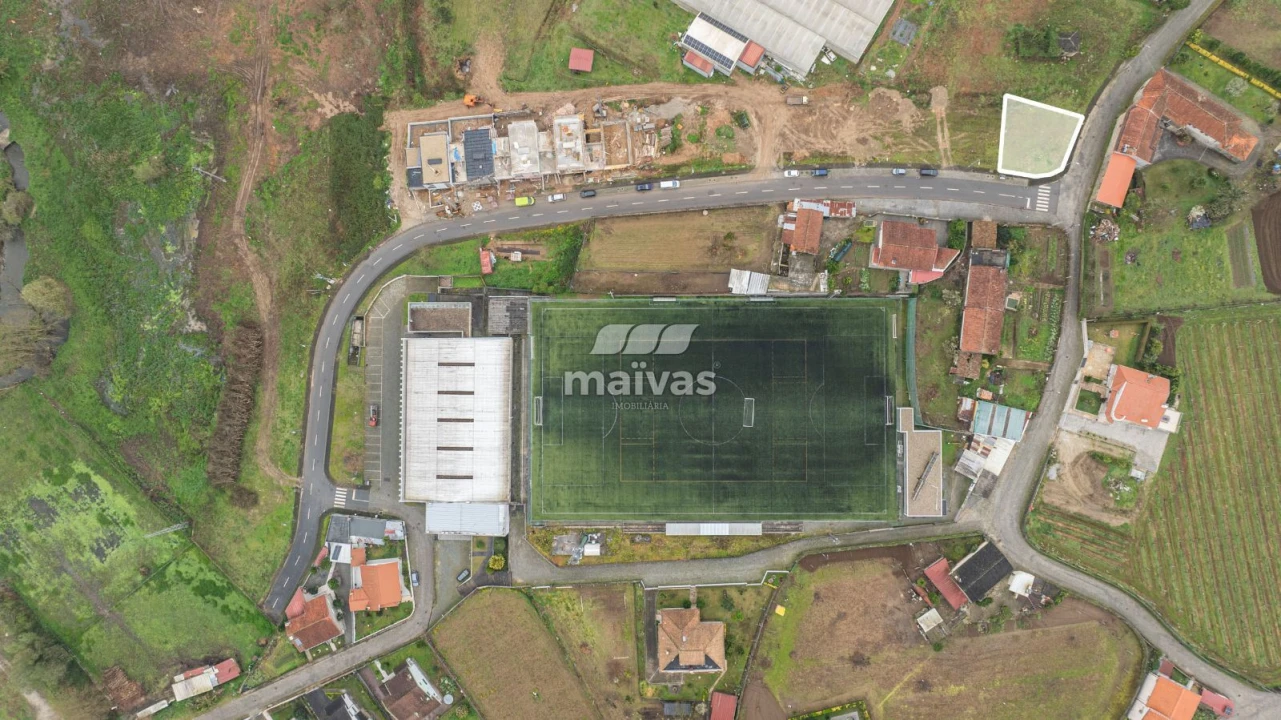 Moradia T3 para Venda em Mire de Tibães Foto 2