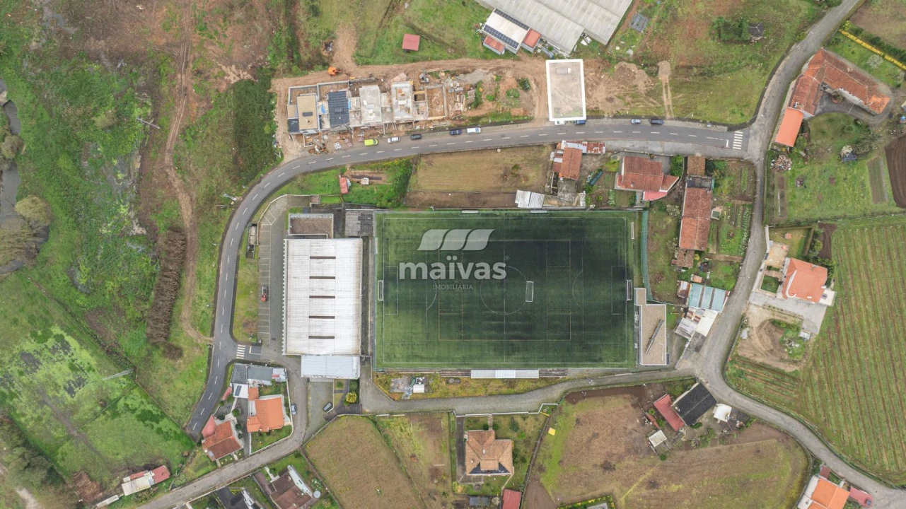 Moradia T3 para Venda em Mire de Tibães Foto 6