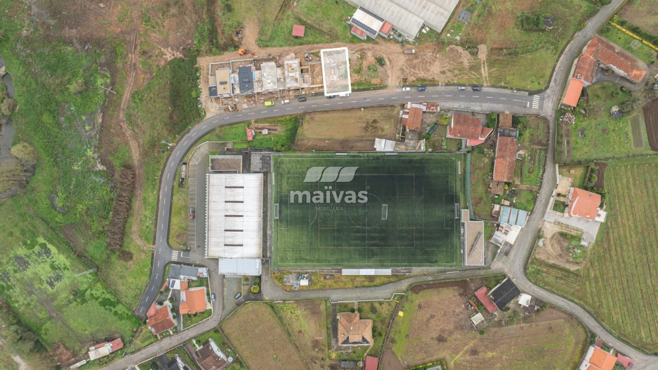 Moradia T3 para Venda em Mire de Tibães Foto 9