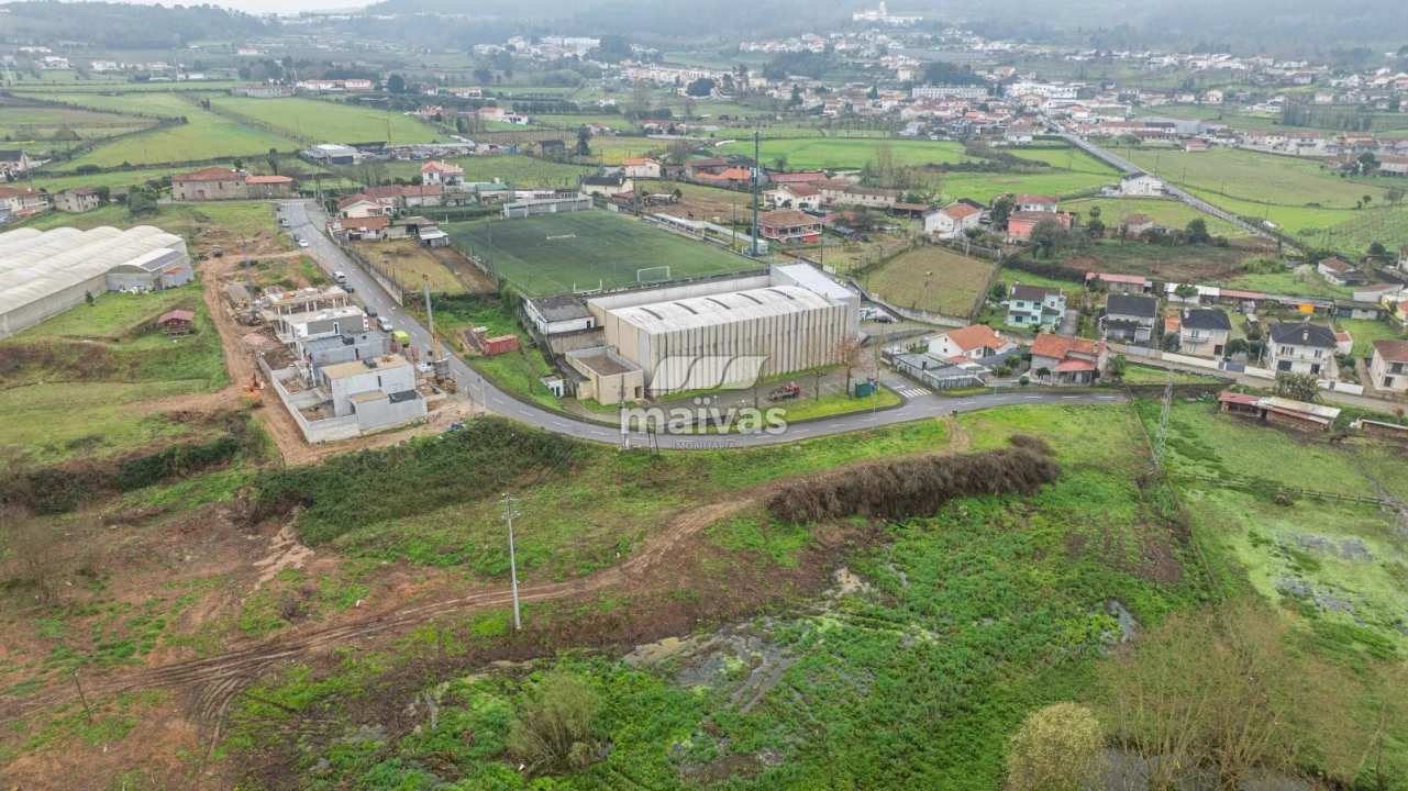 Moradia T3 para Venda em Mire de Tibães Foto 19