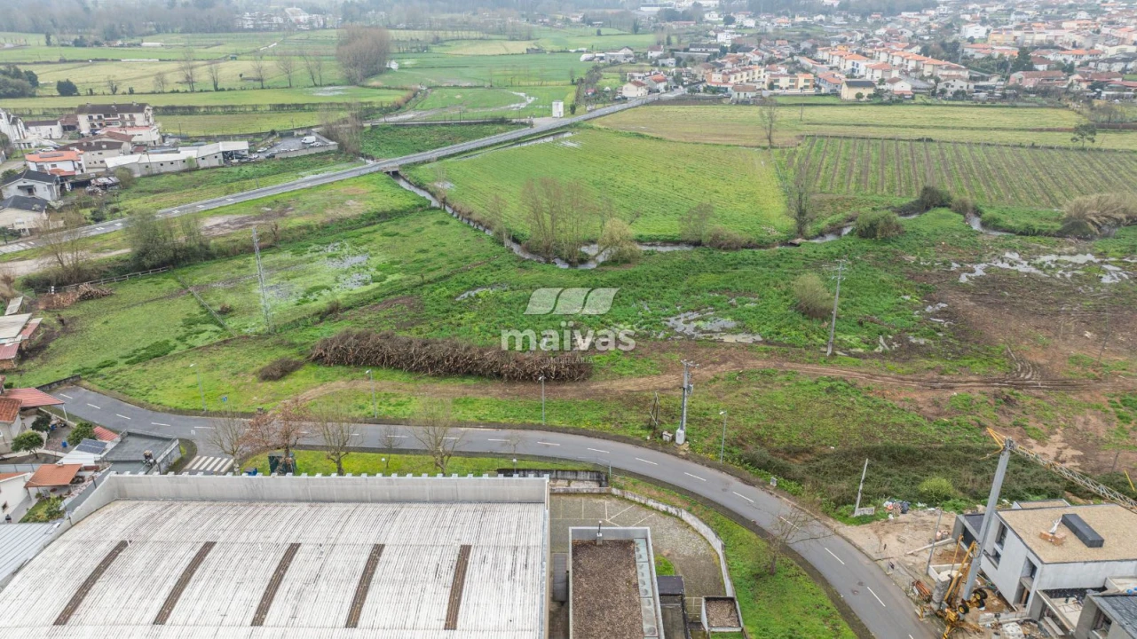 Moradia T3 para Venda em Mire de Tibães Foto 20