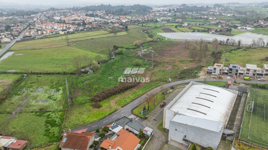 Moradia T3 para Venda em Mire de Tibães Foto 18