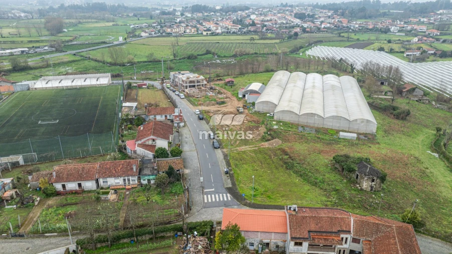 Moradia T3 para Venda em Mire de Tibães Foto 25