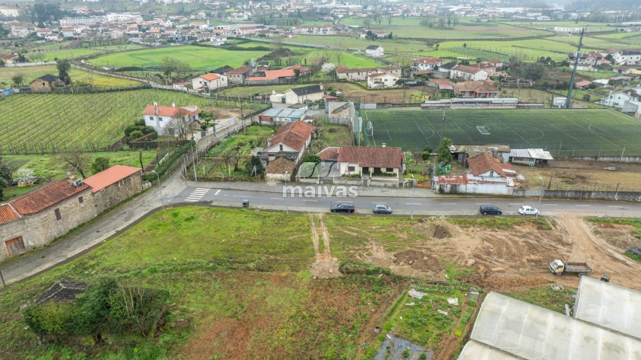 Moradia T3 para Venda em Mire de Tibães Foto 27