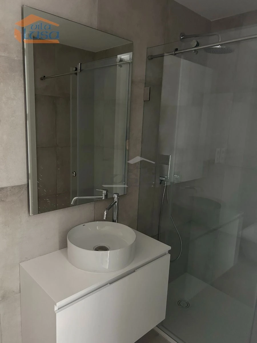 Apartamento T1 para Arrendamento em Paranhos Foto 8