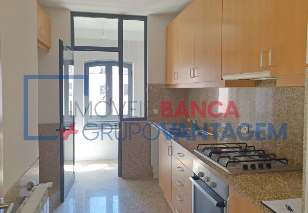 Apartamento T2 para Venda em Oliveira do Douro Foto 6