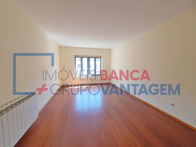 Apartamento T2 para Venda em Oliveira do Douro Foto 3