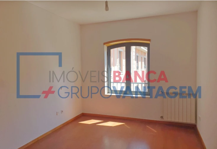 Apartamento T2 para Venda em Oliveira do Douro Foto 9