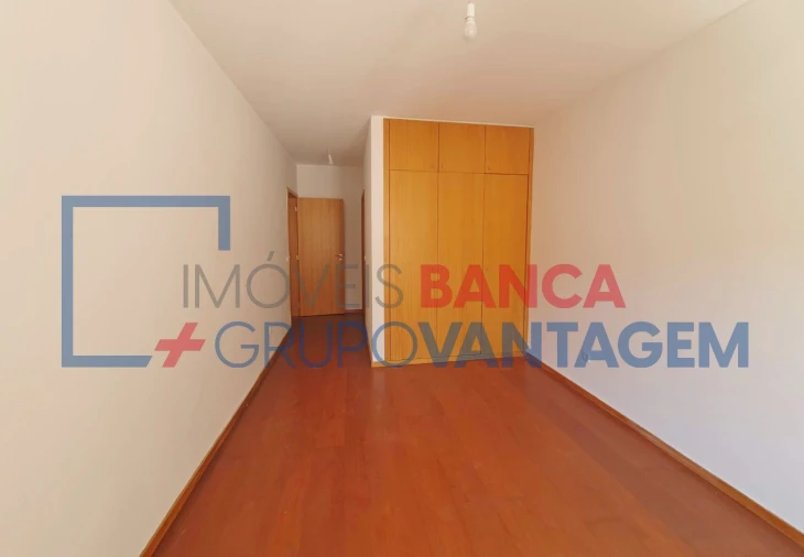 Apartamento T2 para Venda em Oliveira do Douro Foto 10