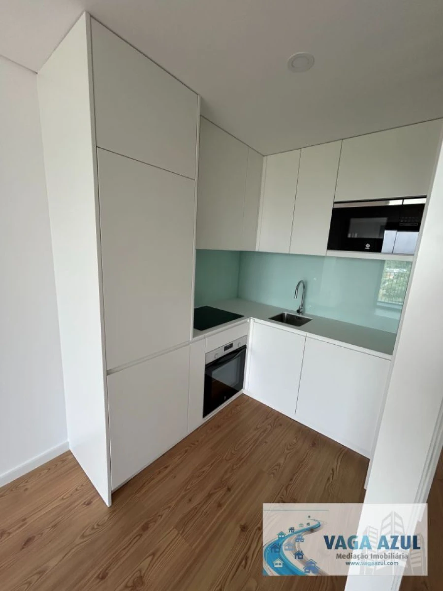 Apartamento T1 para Arrendamento em Paranhos Foto 2
