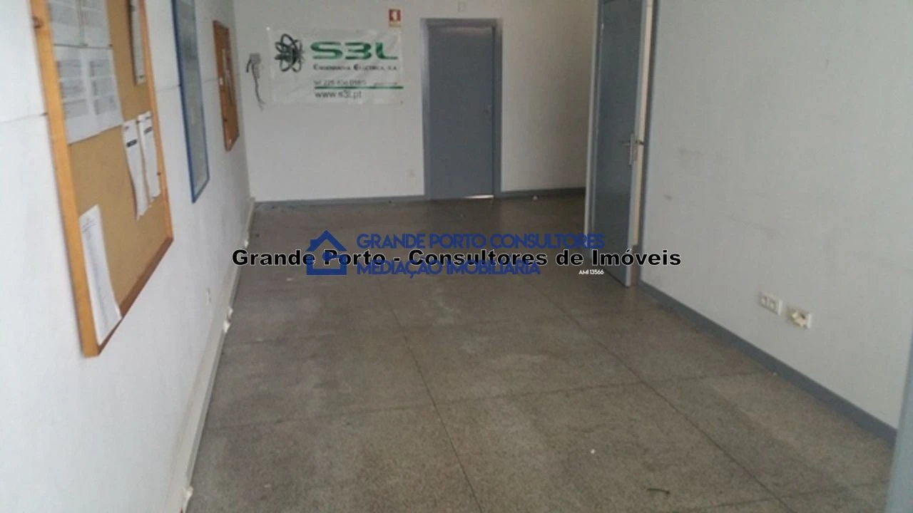 Armazém para Arrendamento em Paranhos Foto 1