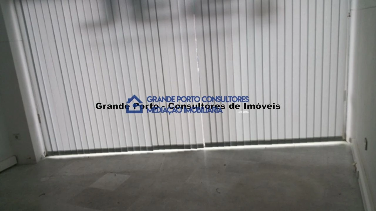 Armazém para Arrendamento em Paranhos Foto 11