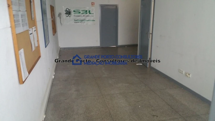 Armazém para Arrendamento em Paranhos Foto 1