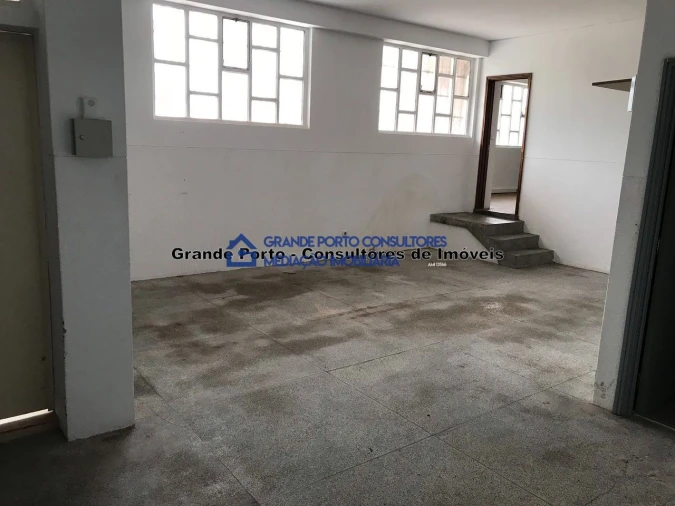 Armazém para Arrendamento em Paranhos Foto 2