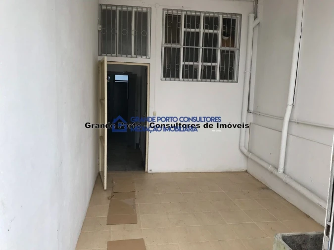 Armazém para Arrendamento em Paranhos Foto 9