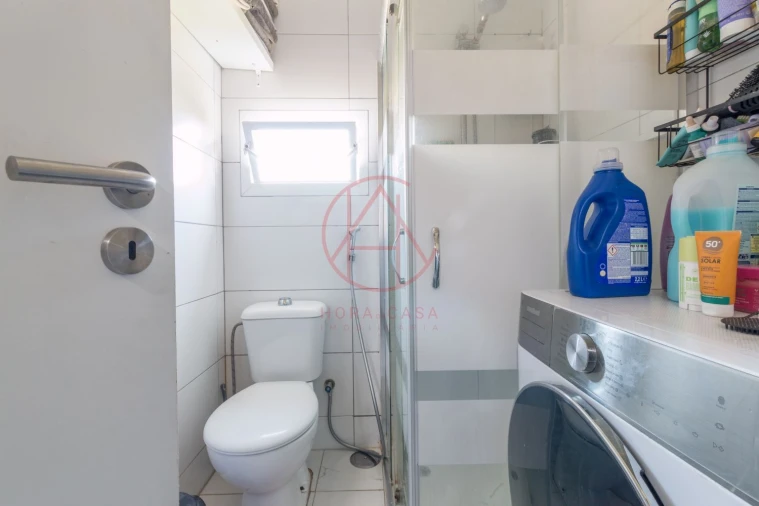 Apartamento T1 para Venda em Baixa da Banheira e Vale da Amoreira Foto 4