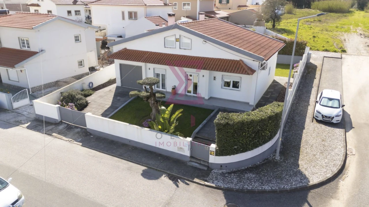 Moradia T3 para Venda em Bombarral e Vale Covo Foto 1