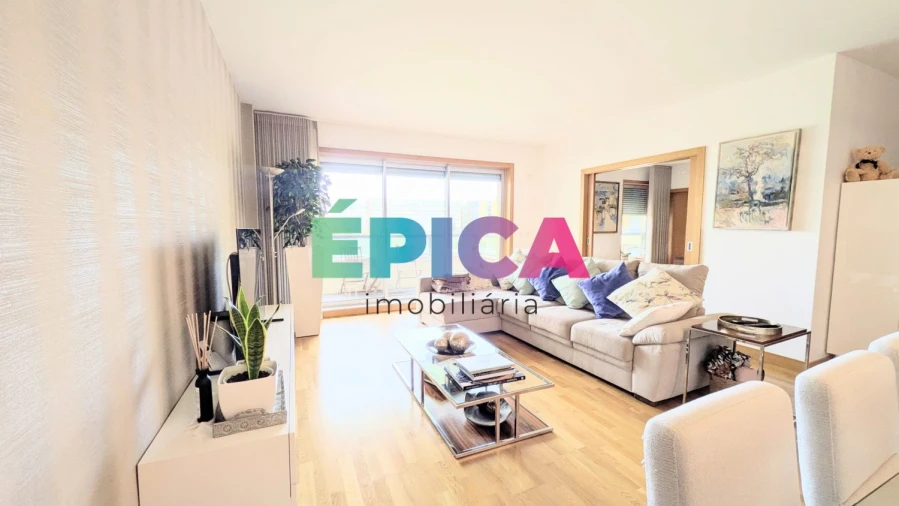 Apartamento T5 para Venda em Lumiar Foto 9